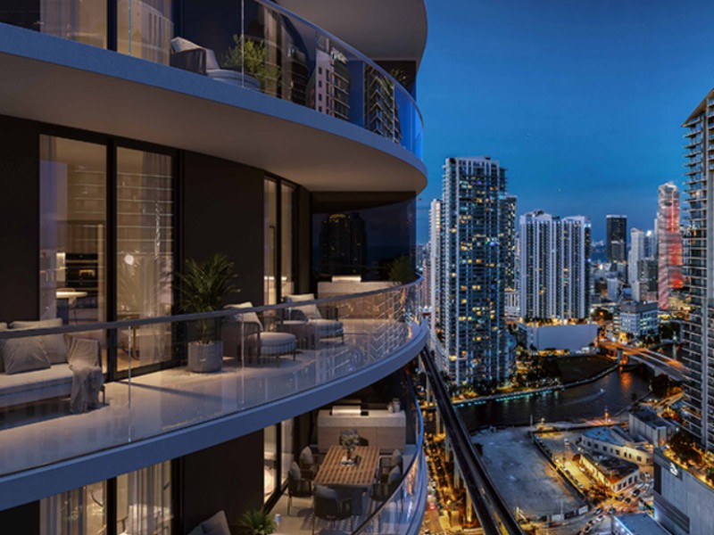 120 SW 8th St - Florida - Miami - 33130